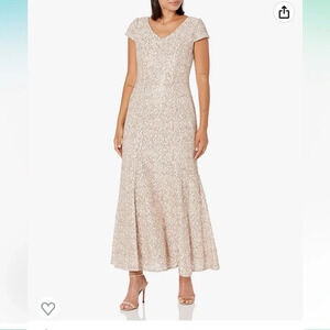 Alex Evenings Women's Long V-Neck Stretch
Sequin Corded Lace Cap Sleeve Dress